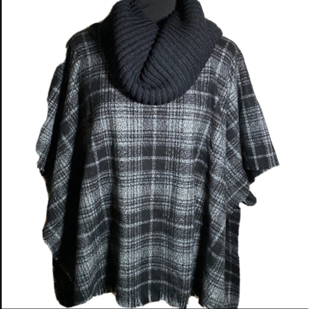 NWT MODENA Cowl neck Poncho Black & gray plaid Blanket Sweater coat jacket OSFM